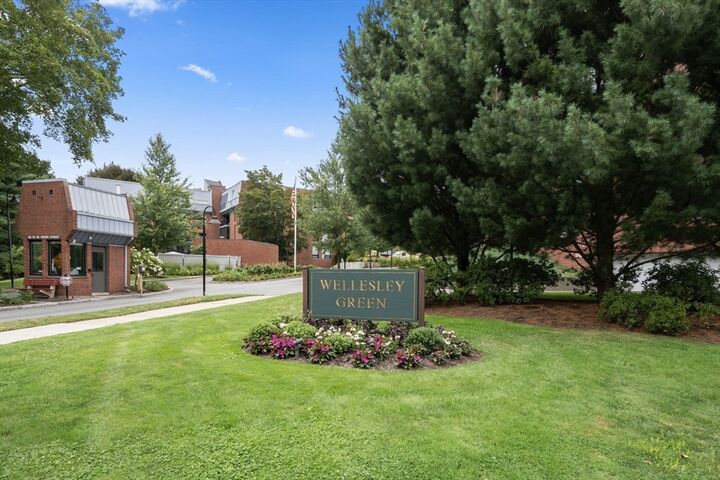 Property Photo:  65 Grove St 452  MA 02482 