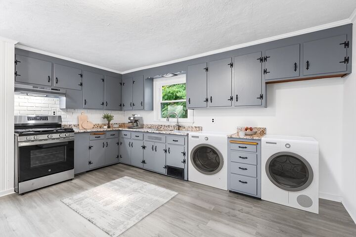 Property Photo:  177 Salem Rd  MA 01876 