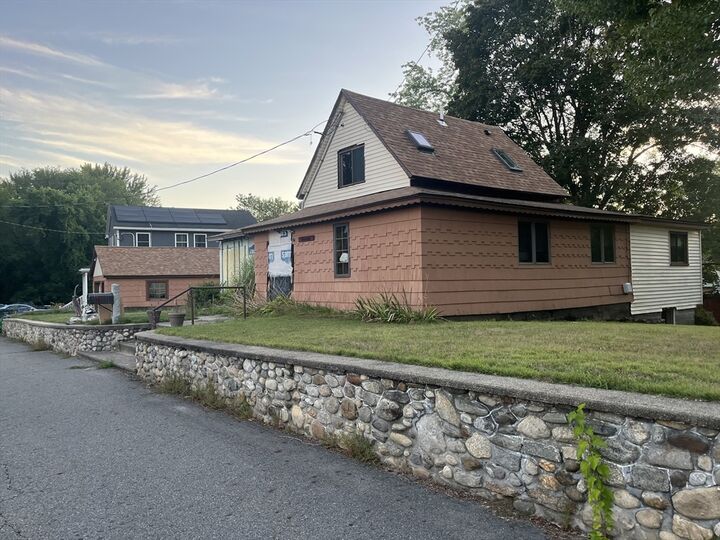 Property Photo:  17 Vinal St  MA 01826 