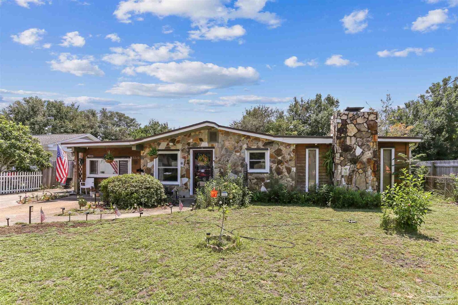 Property Photo: 3219 Princeton Dr FL 32563