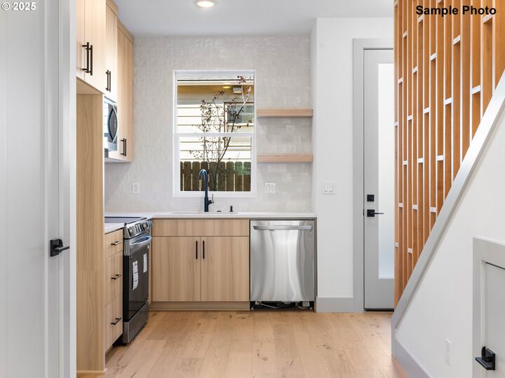 Property Photo: 2075 SE Harold St 4 OR 97202