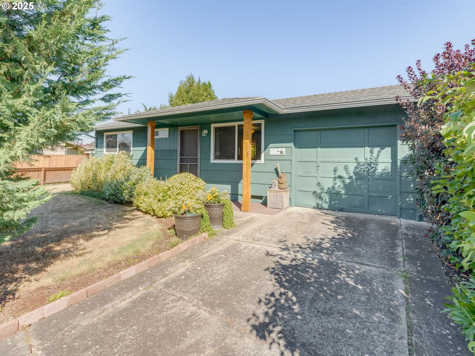 Property Photo:  1571 Sallal Ct  OR 97071 
