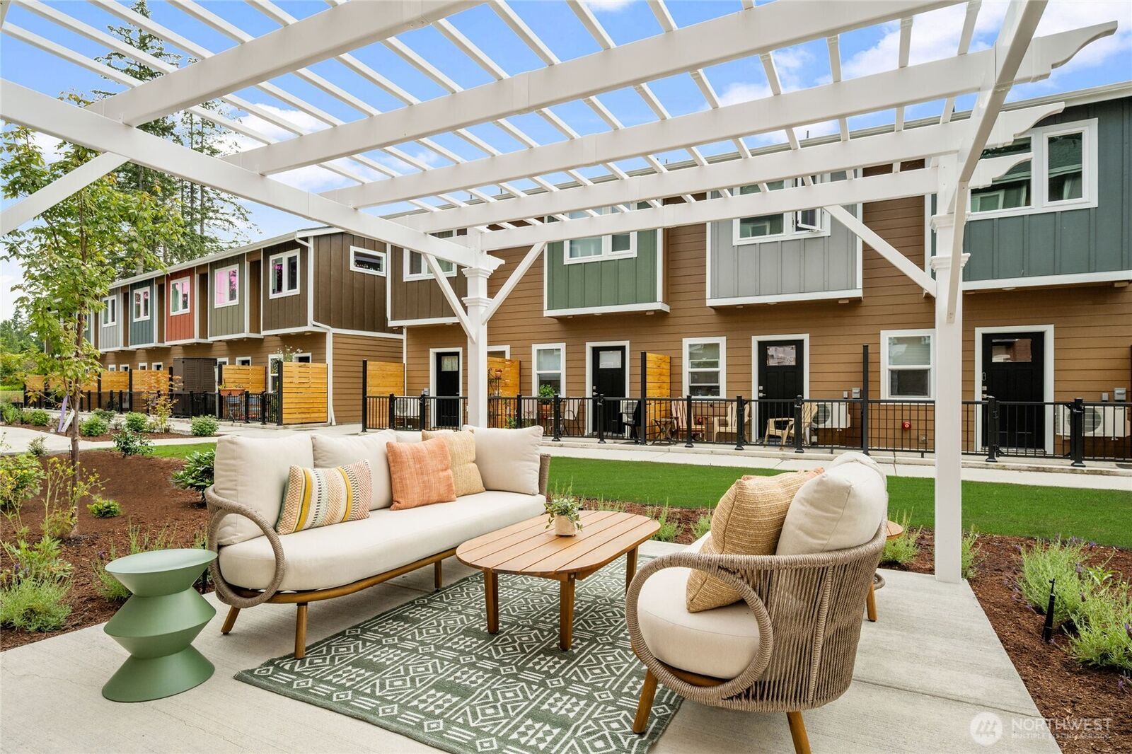Property Photo:  1341  Nolta Loop NE  WA 98110 