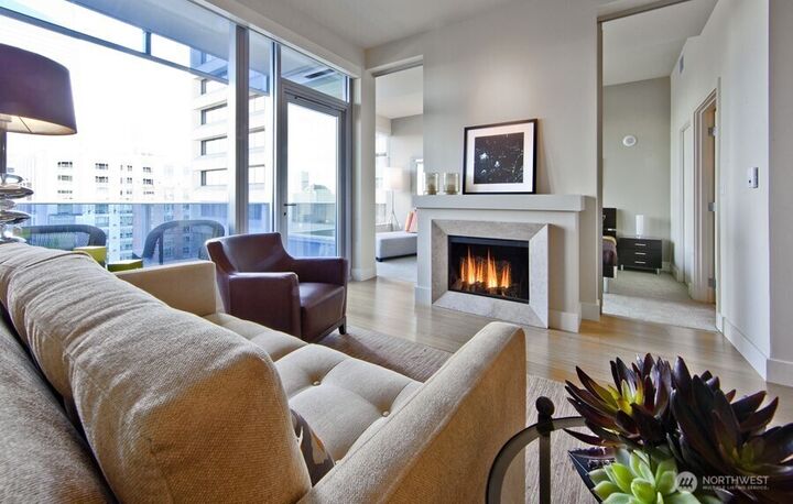 Property Photo: 737 Olive Way 3607 WA 98101
