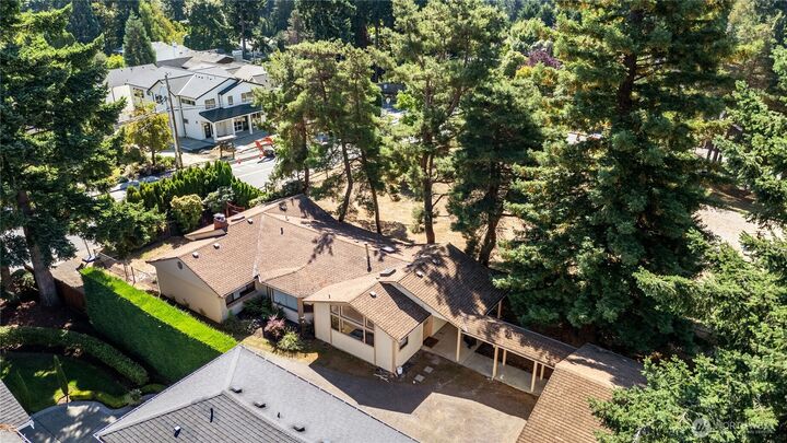 Property Photo:  1515  3rd Street  WA 98033 