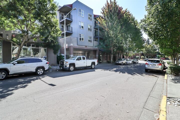 Property Photo: 600 N 85th Street 306 WA 98103