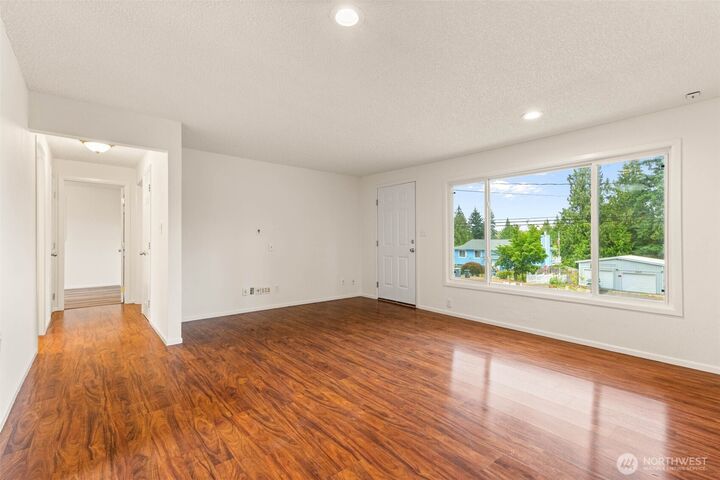 Property Photo:  10710  202nd Avenue E  WA 98391 