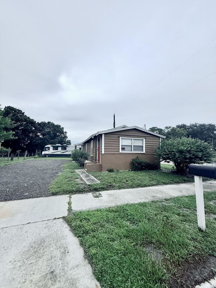 Property Photo: 713 N 19th Street FL 34950