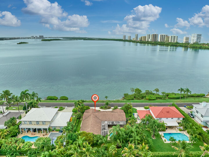Property Photo: 1091 Pine Point Road FL 33404