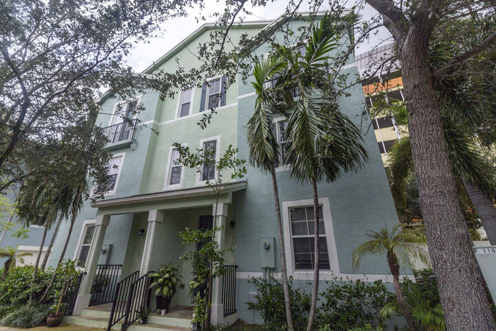 Property Photo:  1109 Florida Avenue  FL 33401 