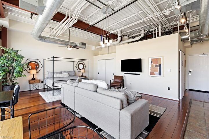 Property Photo:  221 Market St 552  VA 23462 