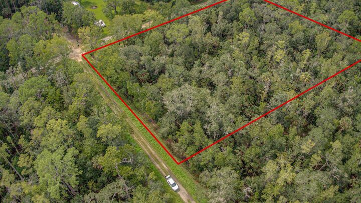 Property Photo: 6366 Alder Ave FL 32110