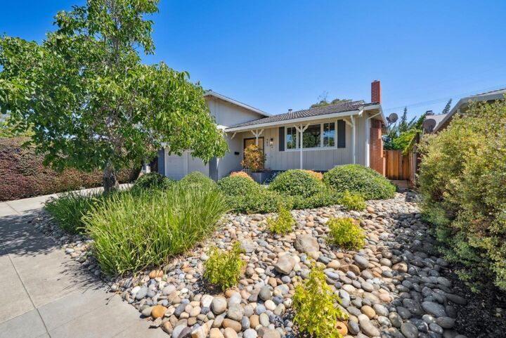 Property Photo:  985 Capitola Way  CA 95051 