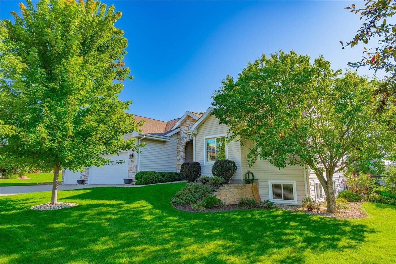 Property Photo: 167 North Heatherstone Drive WI 53590