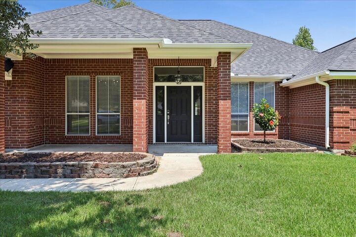 Property Photo:  1204 Dawnwood  TX 77632 