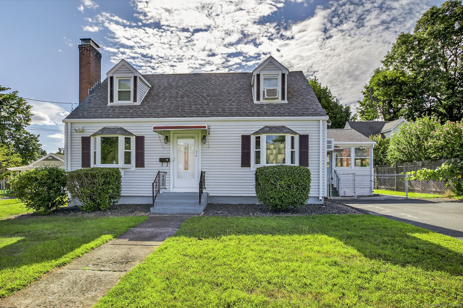 Property Photo: 176 Broad Street CT 06042
