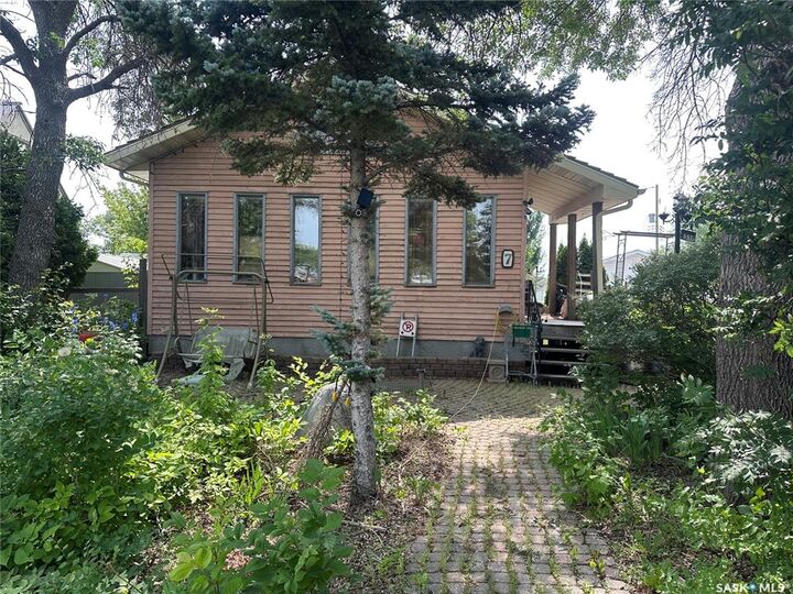 Property Photo: 7 Charles Crescent SK S4T 5X3