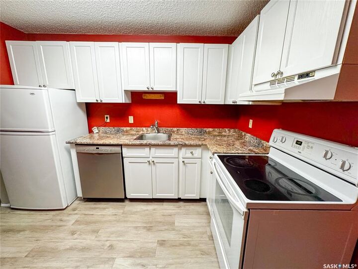 Property Photo:  1130 9th Avenue NE 207  SK S9H 2S9 