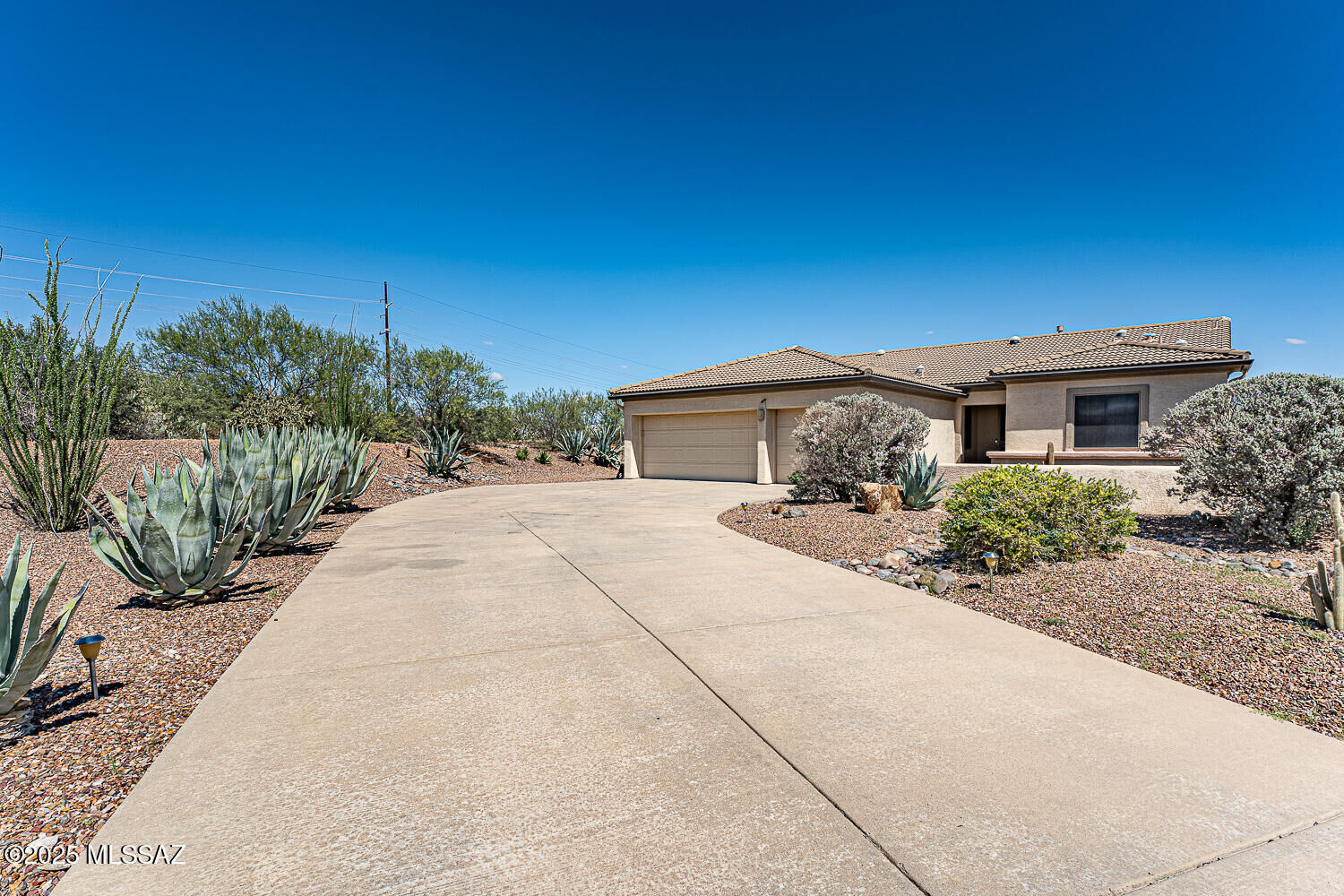 Property Photo: 2370 W Calle Casas Lindas AZ 85622