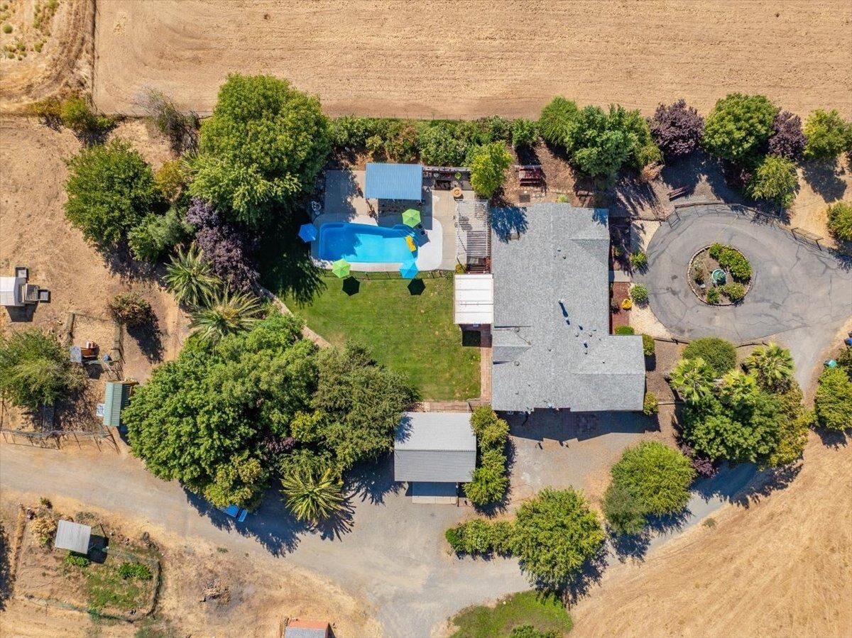 Property Photo: 22515 Pomona Avenue CA 96035