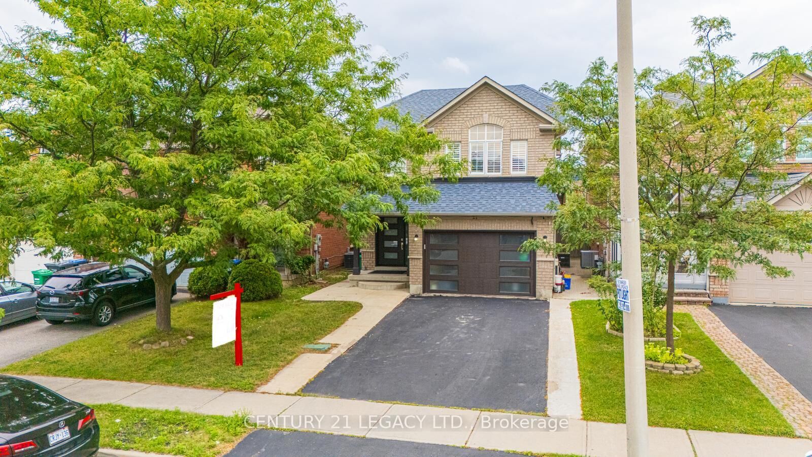 Property Photo: 21 Serenity Lane ON L6R 2T1