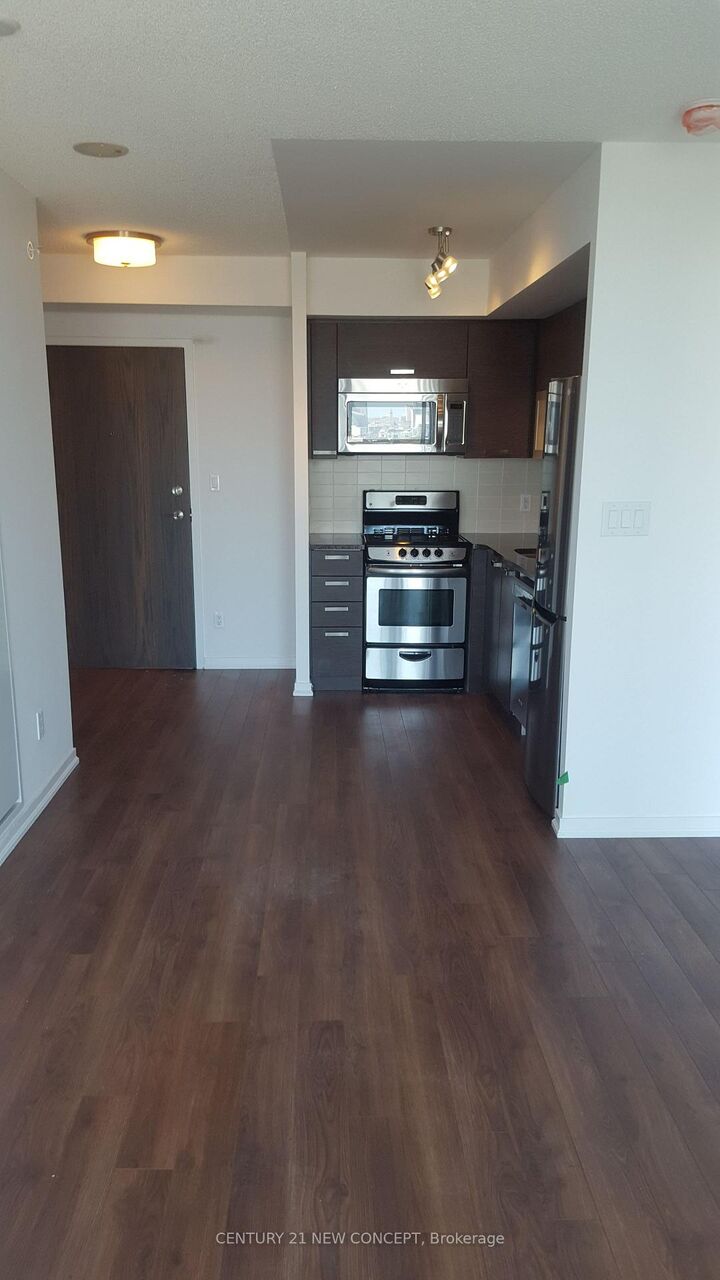 Property Photo:  68 Abell Street 2205  ON M6J 0B1 