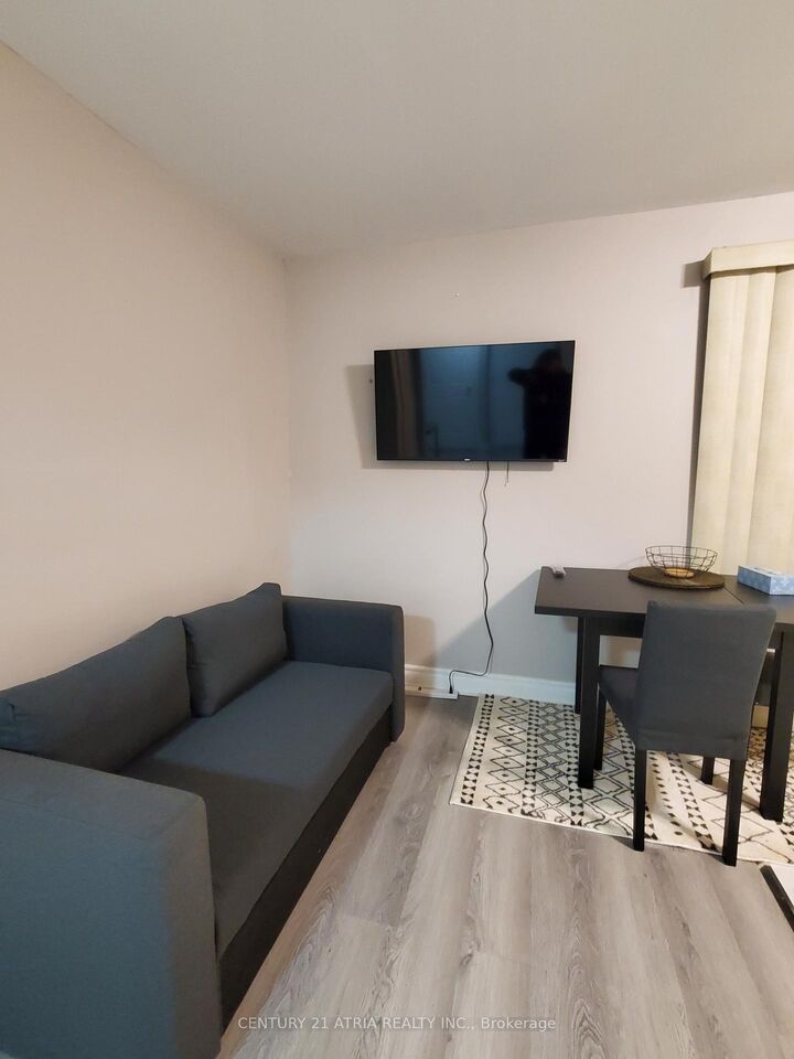 Photo de la propriété:  448A Midand Avenue  ON M1N 4A5 