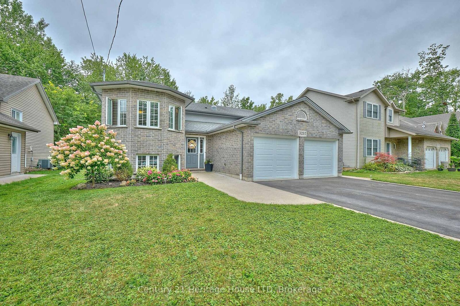 Property Photo:  3257 Grove Avenue  ON L0S 1N0 