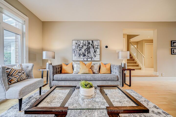 Property Photo: 36 Cheval Drive ON M3B 1R6