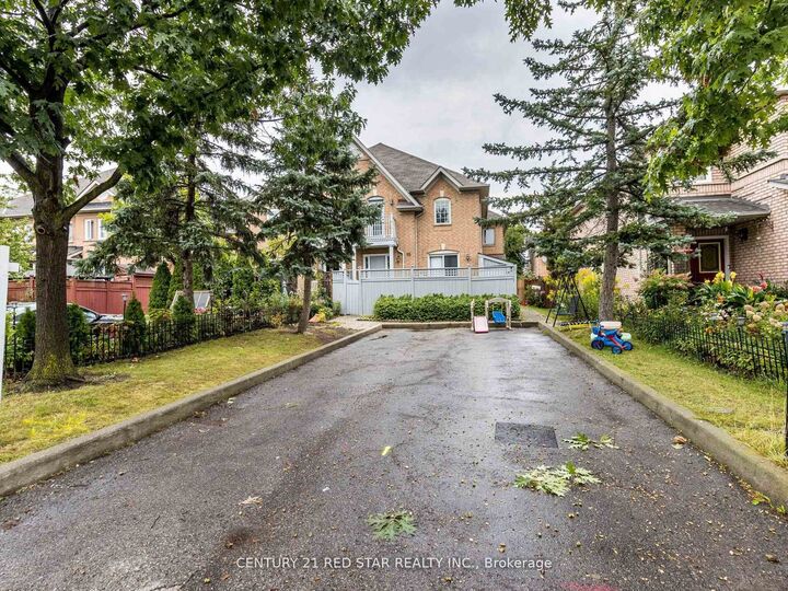 Property Photo: 95 Yellow Brick Road ON L6V 4K7