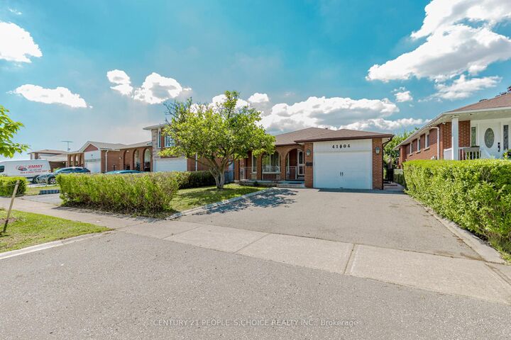 4104 Brandon Gate  Mississauga ON L4T 3P2 photo