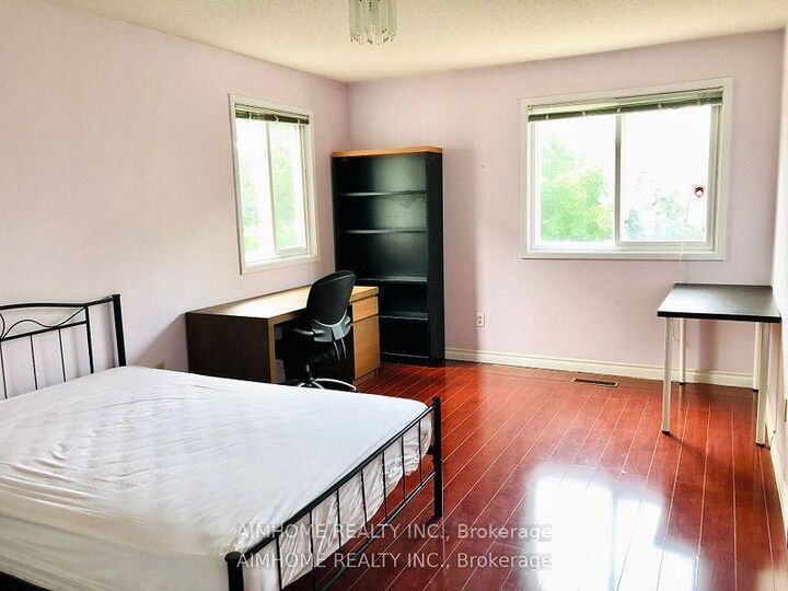 Property Photo: 4253 Trellis Crescent #2 Second Floor ON L5L 2M1