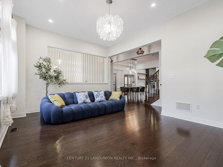 Property Photo: 233 Butternut Ridge Trail ON L4G 3P1