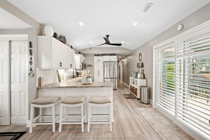 Photo de la propriété: 23 Sutton Court ON N7L 4G4