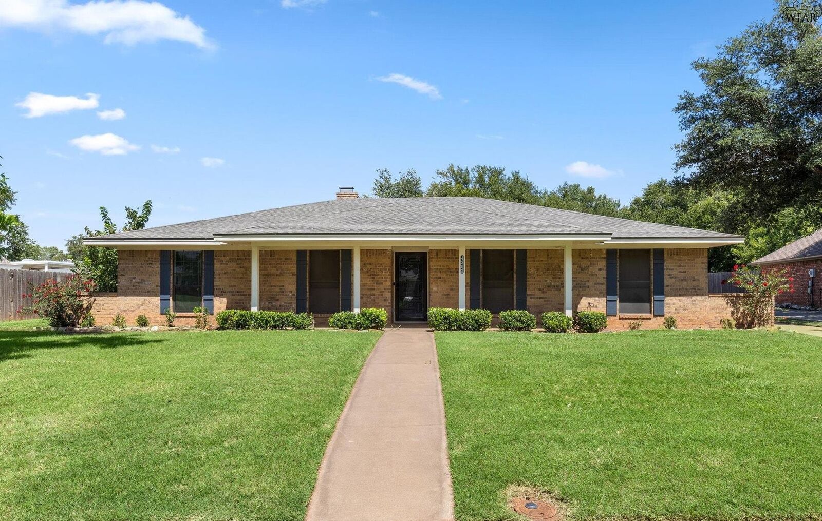 Property Photo: 4303 Craigmont Drive TX 76309