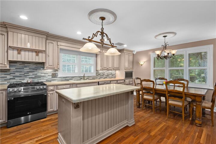 Property Photo:  114 Western Ave  PA 15342 