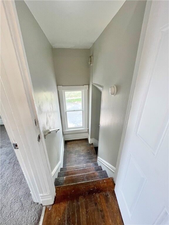 Property Photo: 811 Carlisle St 2 PA 16101