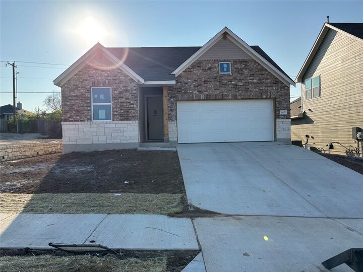 Property Photo: 613 Palo Brea Loop TX 78634