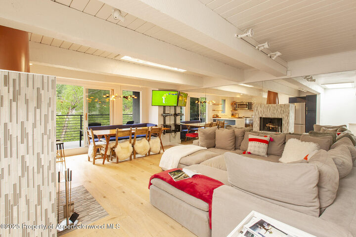 Property Photo: 1039 E Cooper Avenue 16A CO 81611