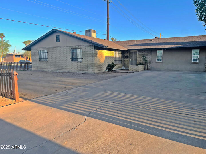2301 W Ocotillo Road  Phoenix AZ 85015 photo