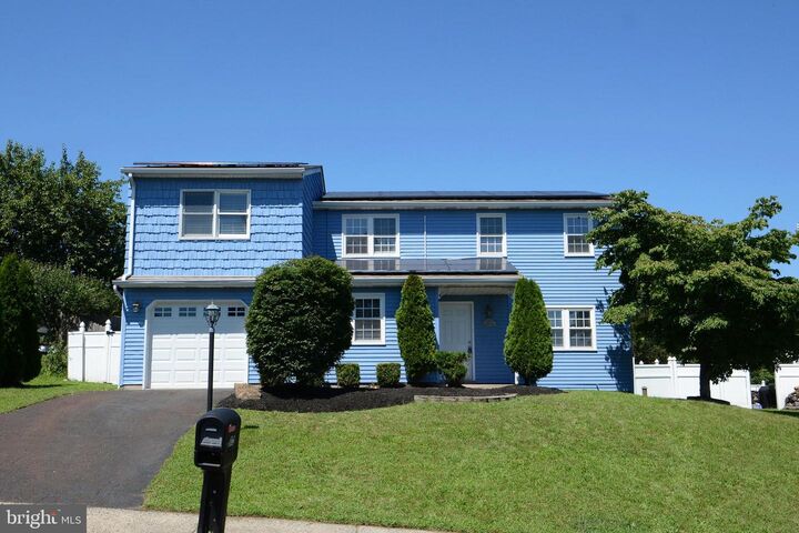 Property Photo:  202 Parkridge Drive  PA 18944 