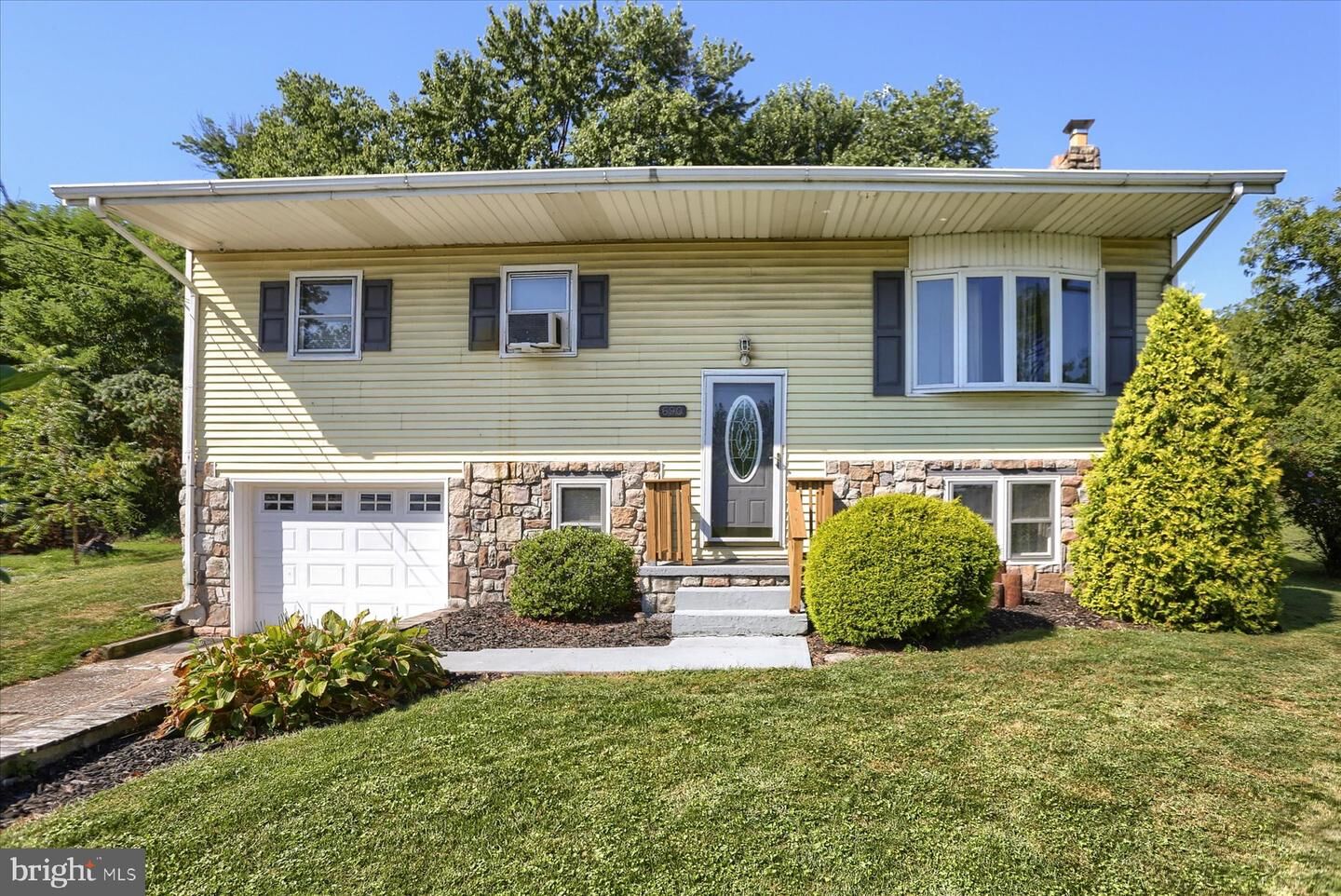 Property Photo:  690 Front Street  PA 17025 