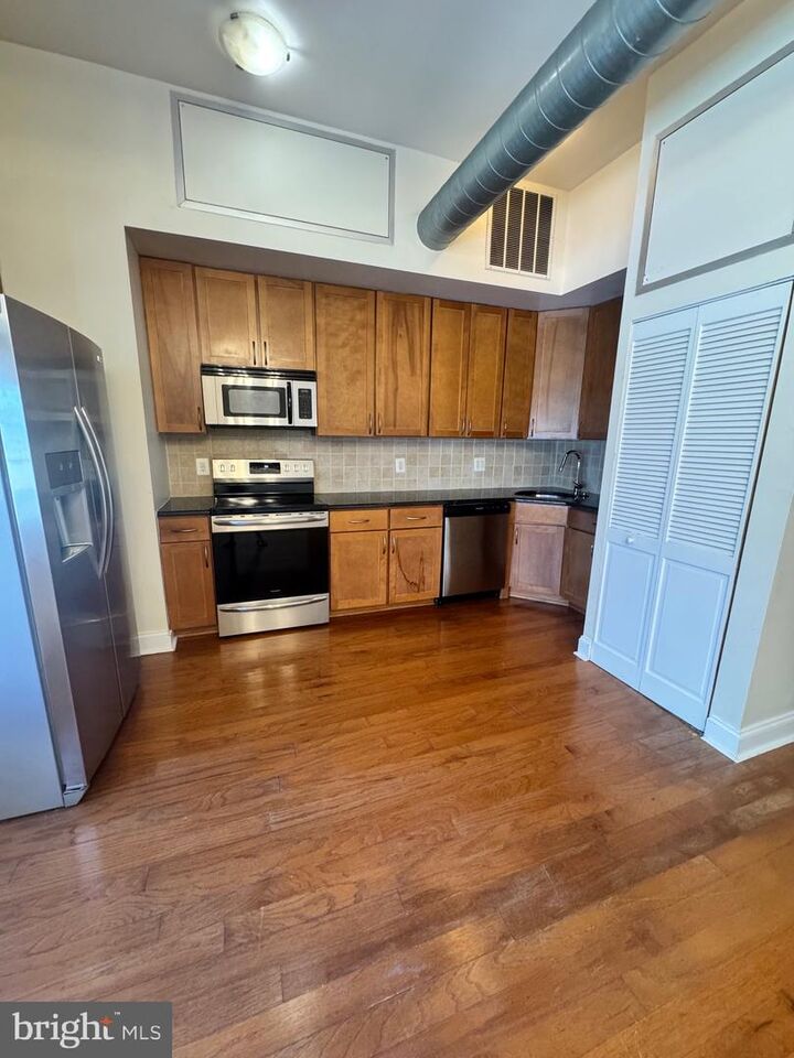 1100 S Broad Street 509B  Philadelphia PA 19146 photo