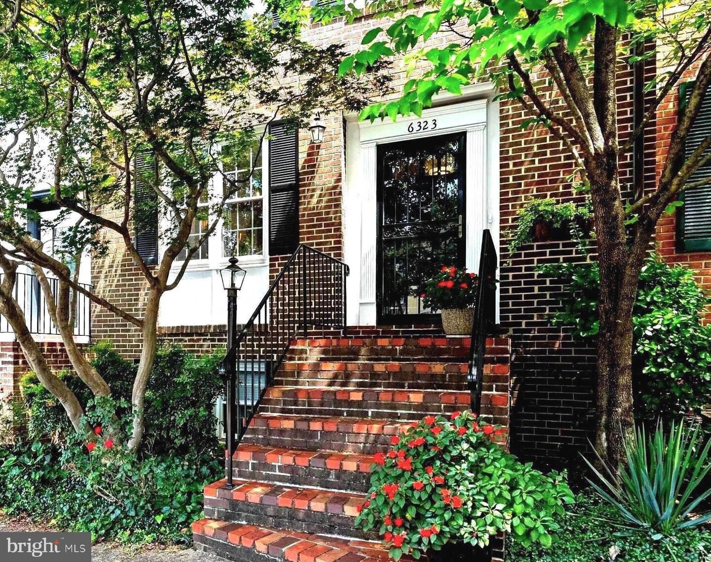 Property Photo: 6323 Barrister Place VA 22307