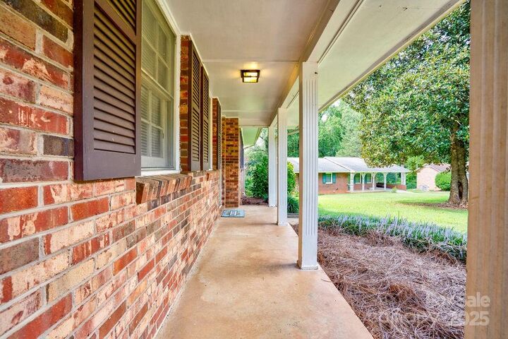 Property Photo:  3018 Delano Place  NC 28152 