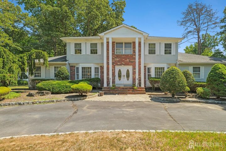 15 Eastwood Blvd  Manalapan NJ 07726 photo