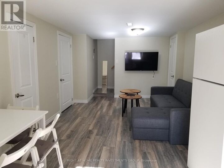 Property Photo: 15B Cundles Road East ON L4M 5L1