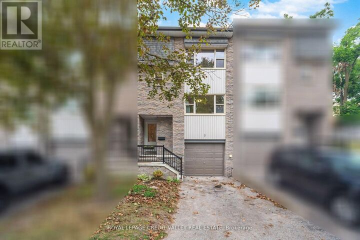 Property Photo: 2 North Street 2 ON L4M 2R9