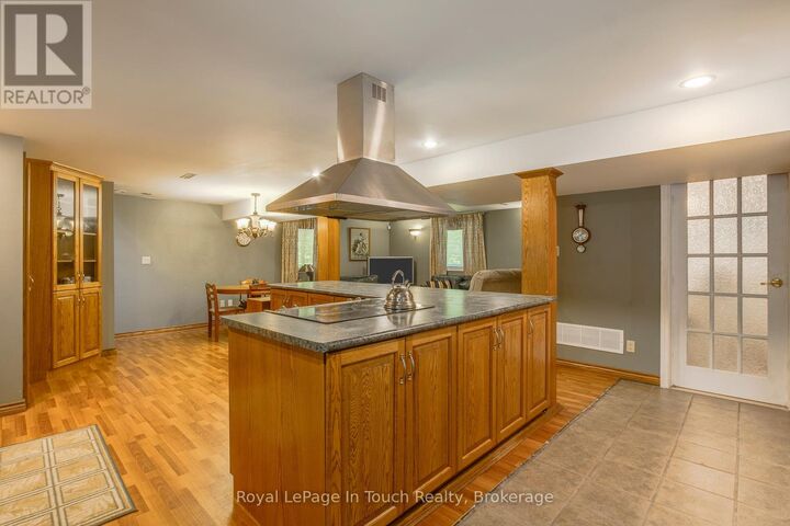 Property Photo: 5 Gary Court ON L9M 0H3