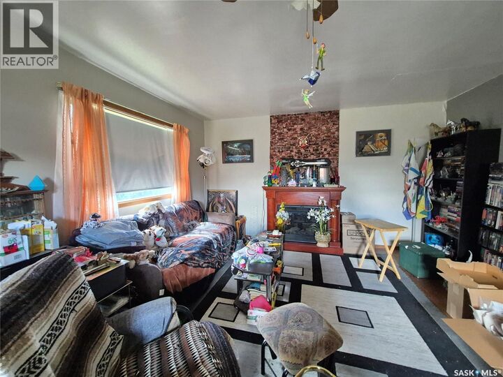 Property Photo:  100 3rd Street W  SK S0C 0K0 